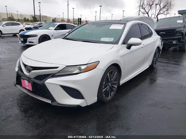 4T1B61HK3JU110761 2018 TOYOTA CAMRY - Image 2