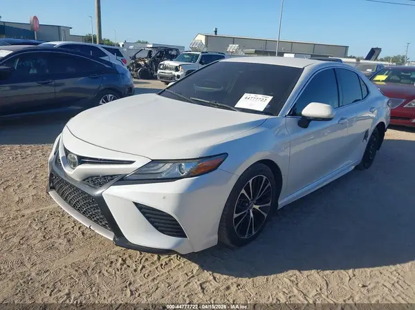 4T1B61HK3JU116656 2018 TOYOTA CAMRY - Image 2