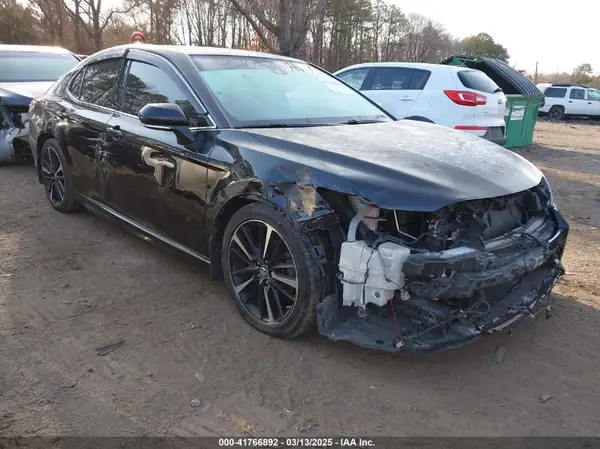 4T1B61HK3JU118939 2018 TOYOTA CAMRY - Image 1