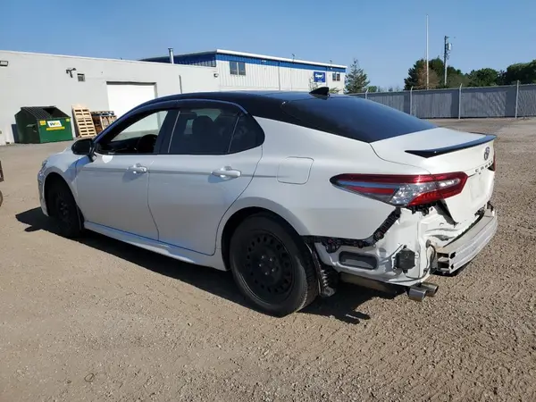 4T1B61HK3JU120349 2018 TOYOTA CAMRY - Image 2