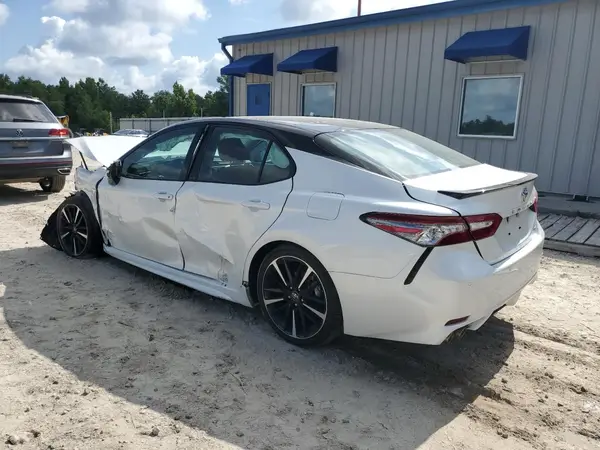 4T1B61HK3JU124191 2018 TOYOTA CAMRY - Image 2