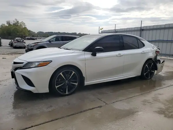 4T1B61HK3JU124370 2018 TOYOTA CAMRY - Image 1