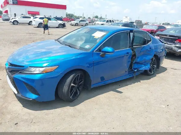 4T1B61HK3JU129181 2018 TOYOTA CAMRY - Image 2