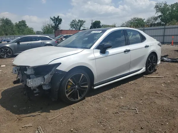4T1B61HK3JU130010 2018 TOYOTA CAMRY - Image 1