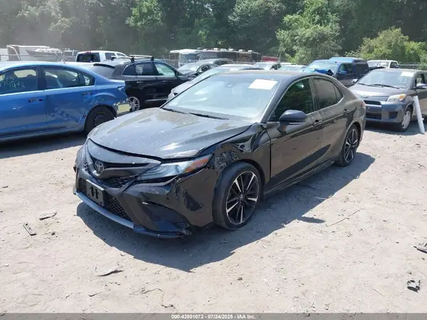 4T1B61HK3JU132257 2018 TOYOTA CAMRY - Image 2