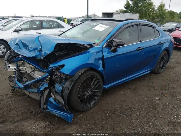 4T1B61HK3JU132744 2018 TOYOTA CAMRY - Image 2
