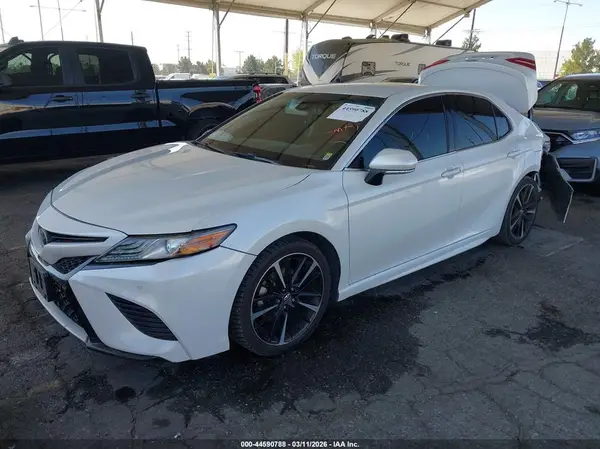 4T1B61HK3JU134624 2018 TOYOTA CAMRY - Image 2