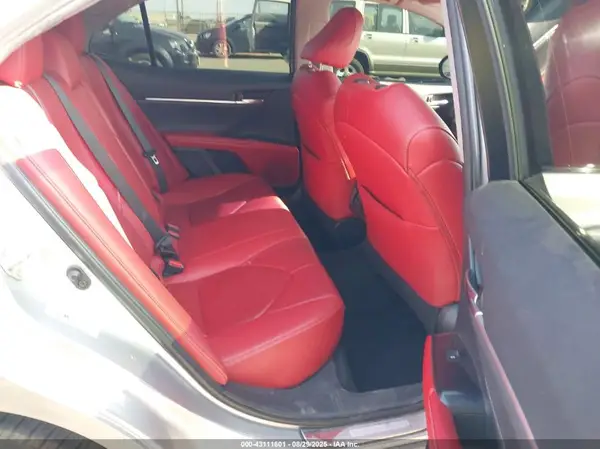 4T1B61HK3JU142741 2018 TOYOTA CAMRY - Image 8