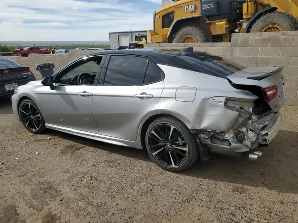 4T1B61HK3JU144604 2018 TOYOTA CAMRY - Image 2