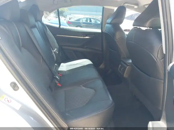 4T1B61HK3JU151049 2018 TOYOTA CAMRY - Image 8