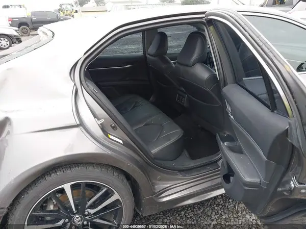 4T1B61HK3JU506396 2018 TOYOTA CAMRY - Image 8