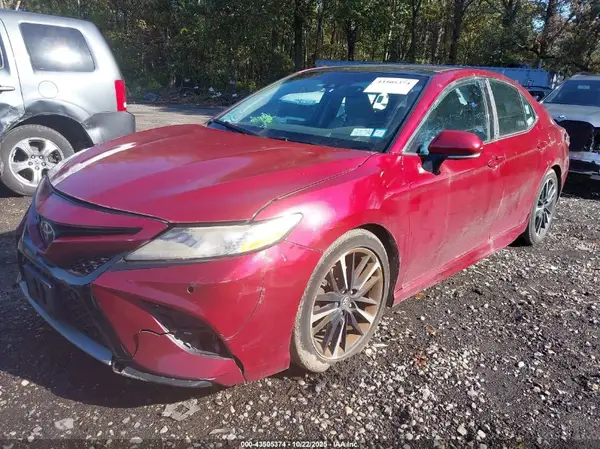 4T1B61HK3JU513865 2018 TOYOTA CAMRY - Image 2