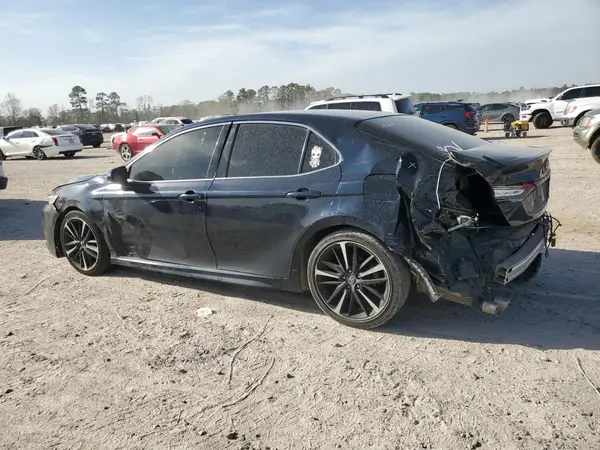 4T1B61HK3JU516412 2018 TOYOTA CAMRY - Image 2