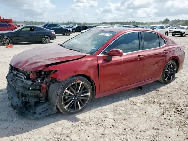 4T1B61HK3JU564184 2018 TOYOTA CAMRY - Image 1