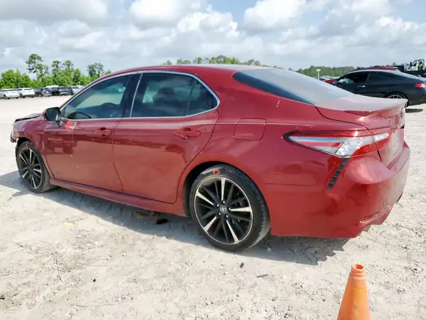 4T1B61HK3JU564184 2018 TOYOTA CAMRY - Image 2