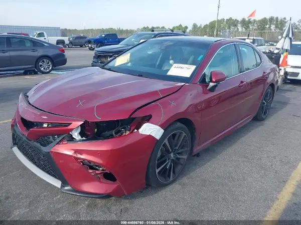 4T1B61HK3JU564850 2018 TOYOTA CAMRY - Image 2