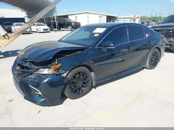 4T1B61HK3JU567537 2018 TOYOTA CAMRY - Image 2