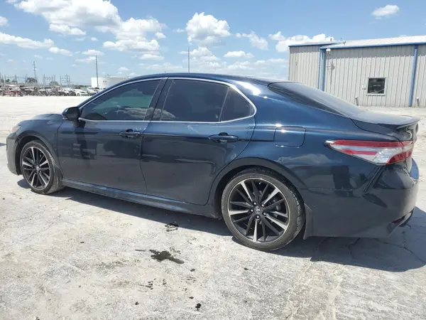 4T1B61HK3JU612623 2018 TOYOTA CAMRY - Image 2