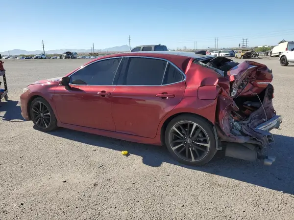 4T1B61HK3JU621449 2018 TOYOTA CAMRY - Image 2