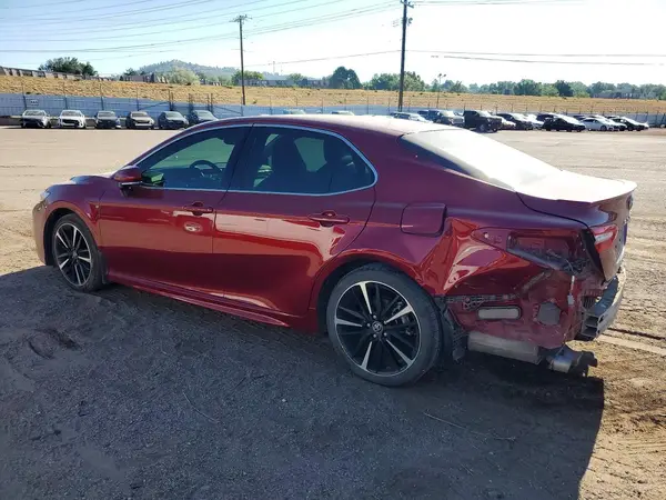4T1B61HK3JU630152 2018 TOYOTA CAMRY - Image 2