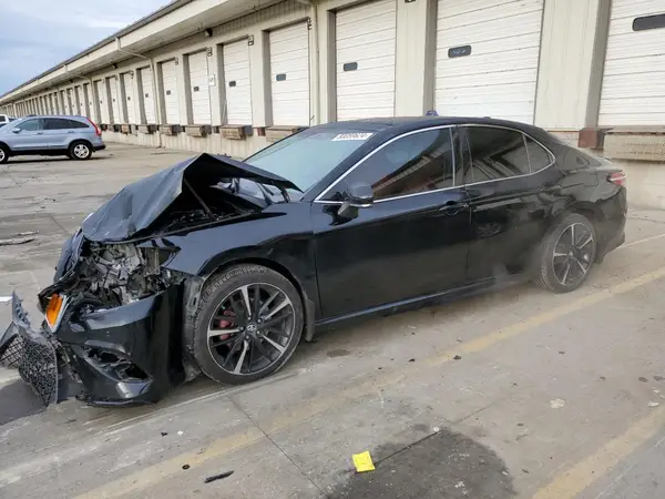 4T1B61HK3JU635058 2018 TOYOTA CAMRY - Image 1
