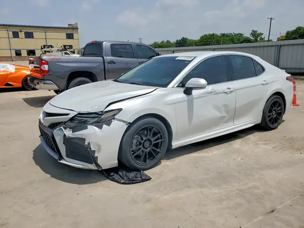 4T1B61HK3JU644732 2018 TOYOTA CAMRY - Image 1