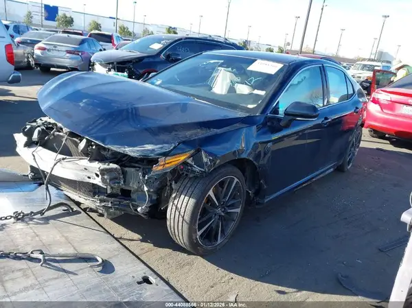 4T1B61HK3JU652314 2018 TOYOTA CAMRY - Image 2