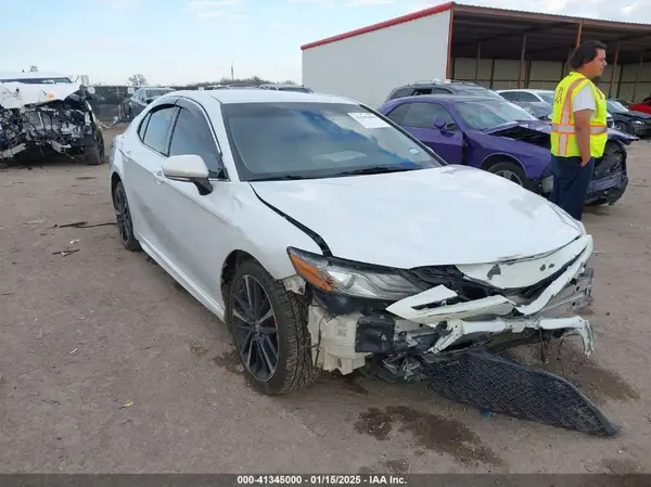 4T1B61HK3JU655469 2018 TOYOTA CAMRY - Image 1