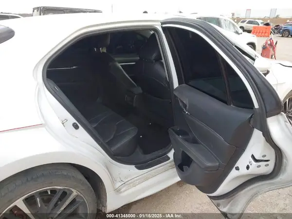 4T1B61HK3JU655469 2018 TOYOTA CAMRY - Image 8
