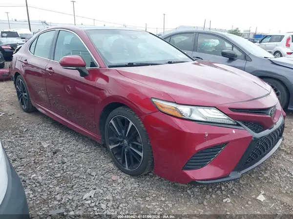 4T1B61HK3JU660946 2018 TOYOTA CAMRY - Image 1