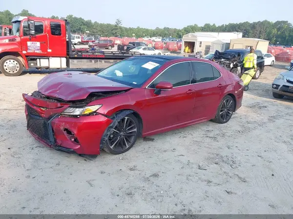 4T1B61HK3JU669257 2018 TOYOTA CAMRY - Image 2