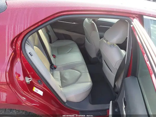 4T1B61HK3JU669257 2018 TOYOTA CAMRY - Image 8