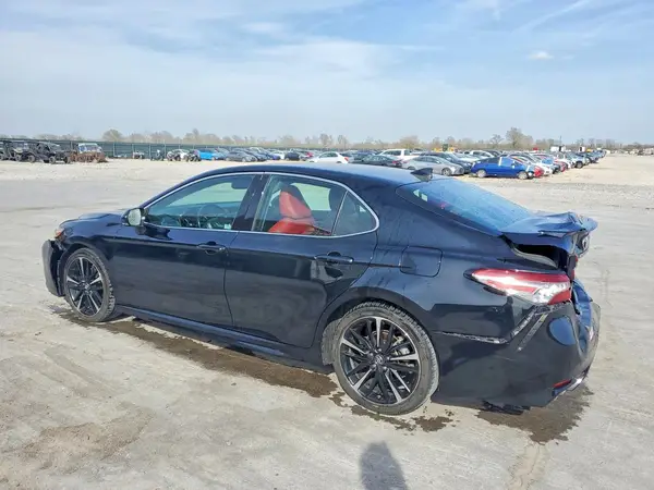 4T1B61HK3KU161940 2019 TOYOTA CAMRY - Image 2