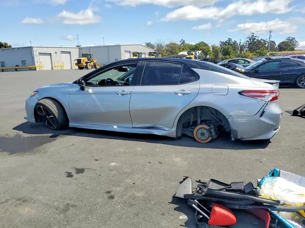 4T1B61HK3KU165471 2019 TOYOTA CAMRY - Image 2