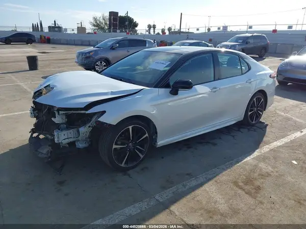 4T1B61HK3KU193335 2019 TOYOTA CAMRY - Image 2