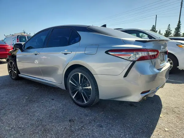 4T1B61HK3KU211042 2019 TOYOTA CAMRY - Image 2