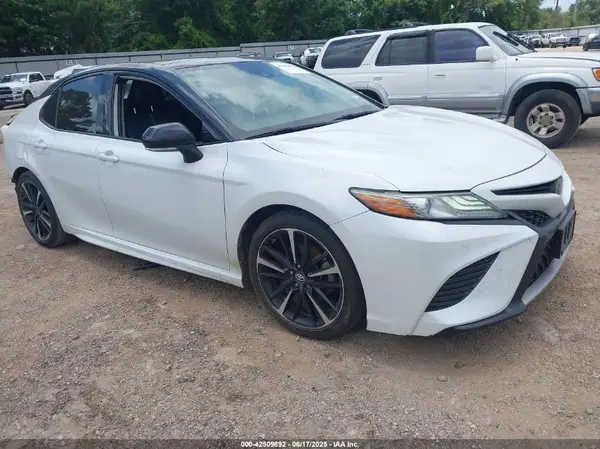 4T1B61HK3KU229802 2019 TOYOTA CAMRY - Image 1