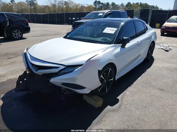 4T1B61HK3KU256983 2019 TOYOTA CAMRY - Image 2