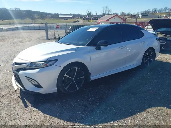 4T1B61HK3KU259513 2019 TOYOTA CAMRY - Image 2