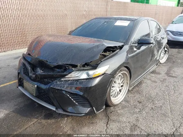 4T1B61HK3KU263397 2019 TOYOTA CAMRY - Image 2