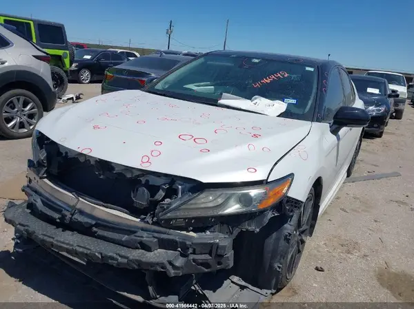 4T1B61HK3KU269524 2019 TOYOTA CAMRY - Image 2
