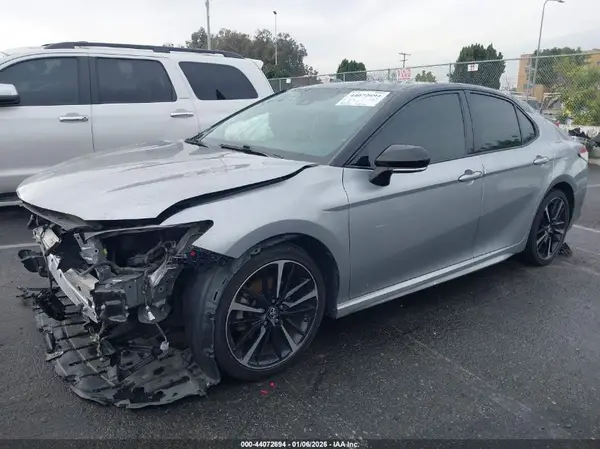4T1B61HK3KU270897 2019 TOYOTA CAMRY - Image 2