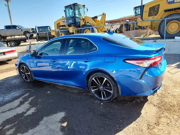 4T1B61HK3KU283410 2019 TOYOTA CAMRY - Image 2