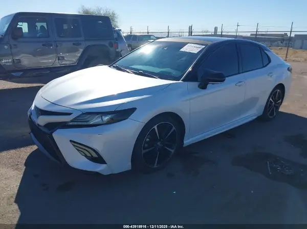 4T1B61HK3KU285514 2019 TOYOTA CAMRY - Image 2