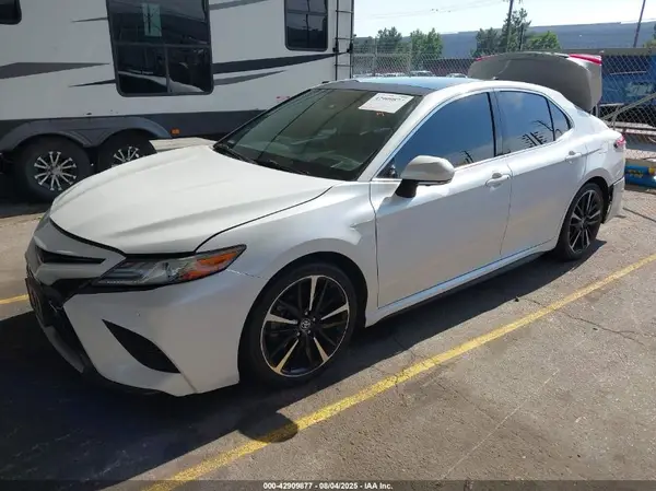 4T1B61HK3KU687193 2019 TOYOTA CAMRY - Image 2
