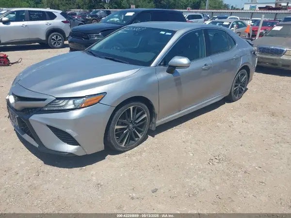 4T1B61HK3KU740782 2019 TOYOTA CAMRY - Image 2