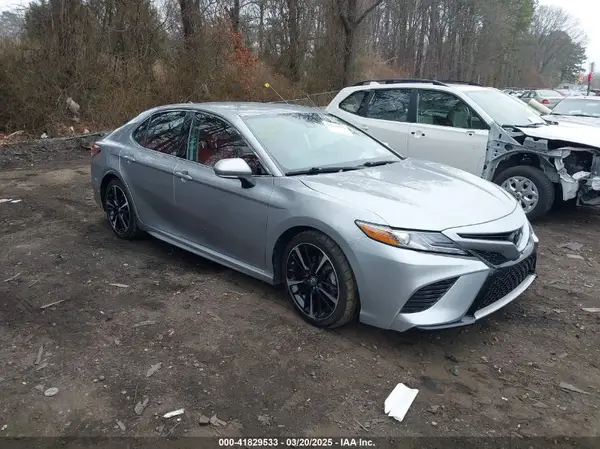 4T1B61HK3KU742158 2019 TOYOTA CAMRY - Image 1