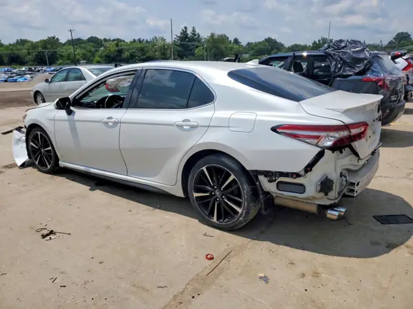 4T1B61HK3KU752964 2019 TOYOTA CAMRY - Image 2