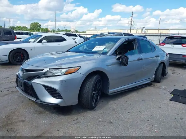 4T1B61HK3KU761745 2019 TOYOTA CAMRY - Image 2