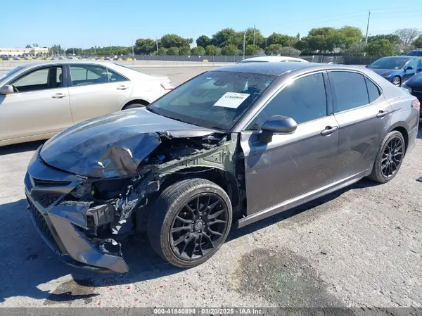 4T1B61HK3KU770042 2019 TOYOTA CAMRY - Image 2